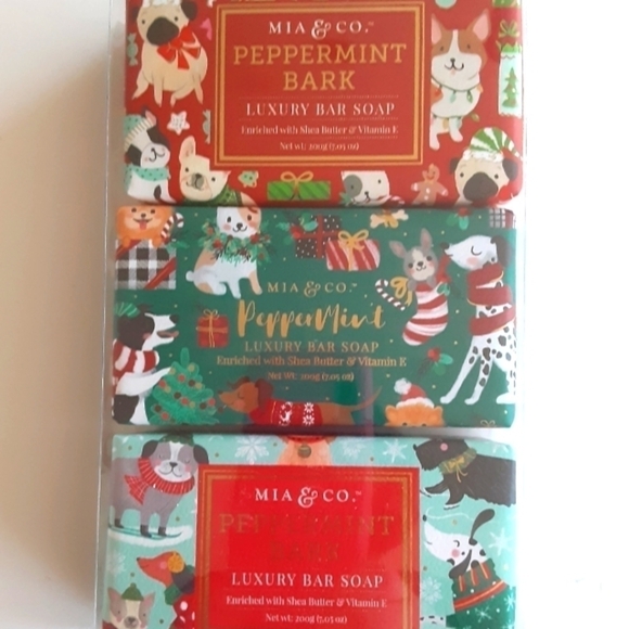 Christmas Dogs Peppermint Bark Luxury Bath Soaps Set Of Three Mia & Co New - Picture 1 of 2